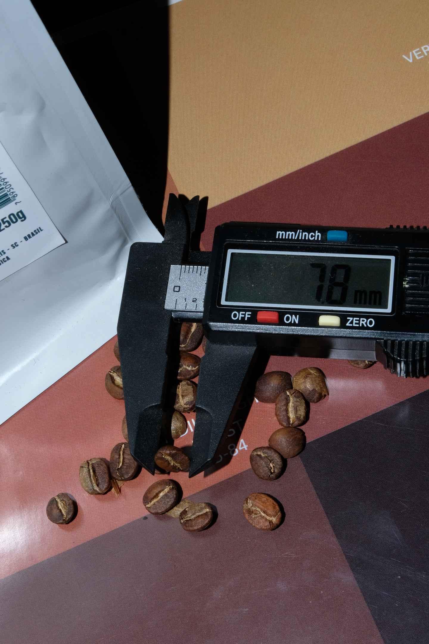 Lighthouse Coffee Microlot Fazenda Divino Bean Size